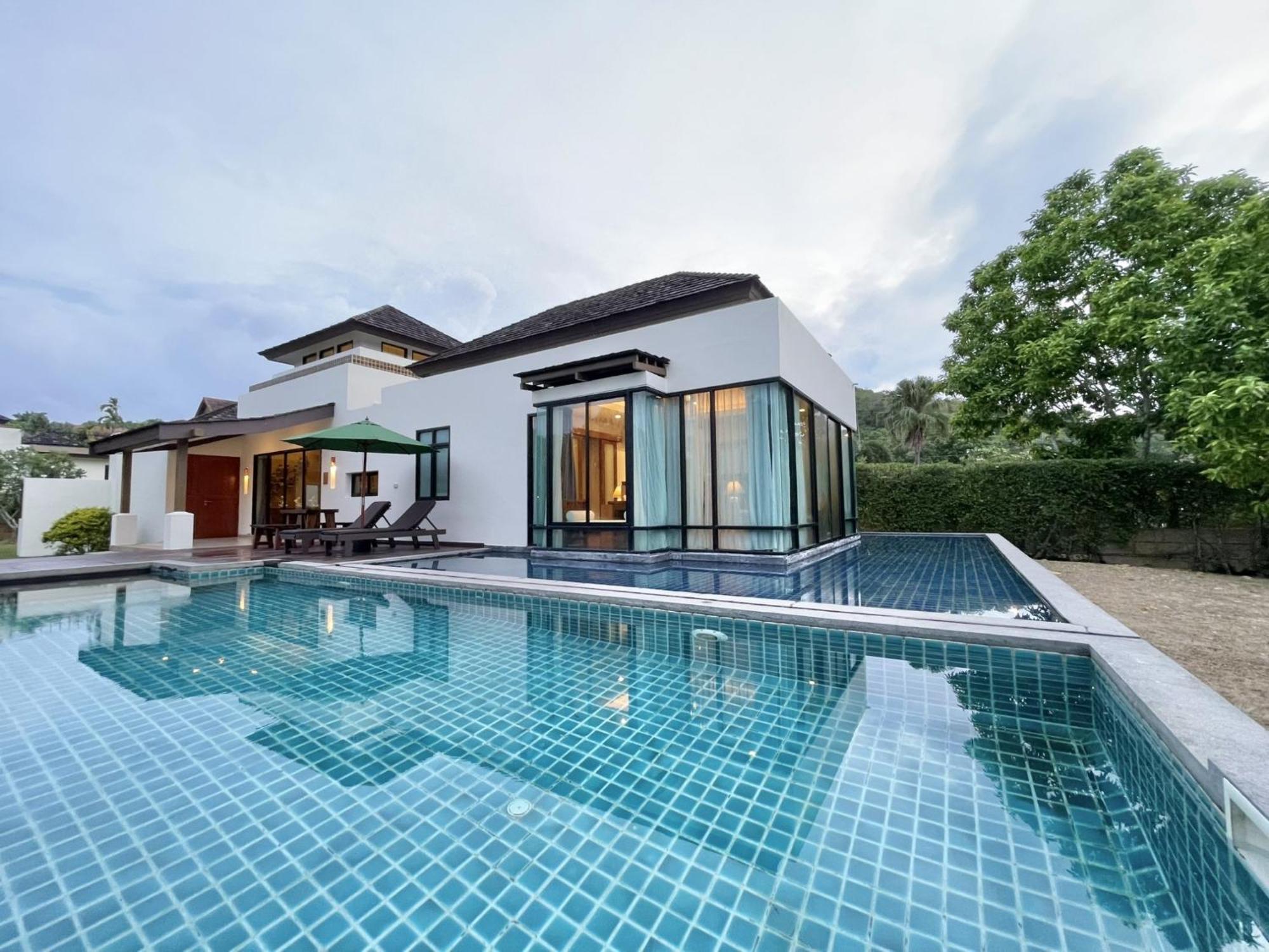 Ozone Villa Phuket Pa Khlok Exterior foto