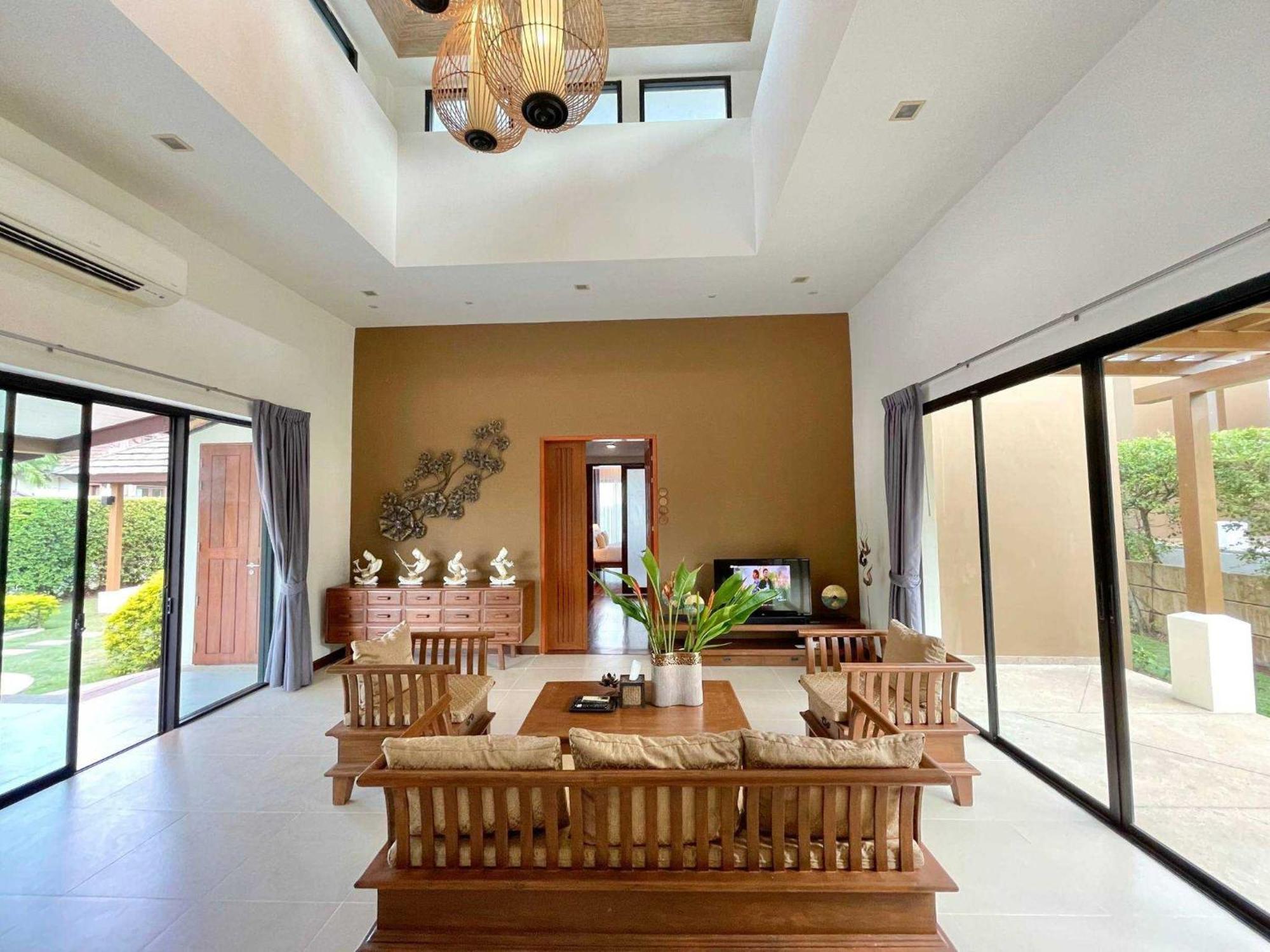 Ozone Villa Phuket Pa Khlok Exterior foto