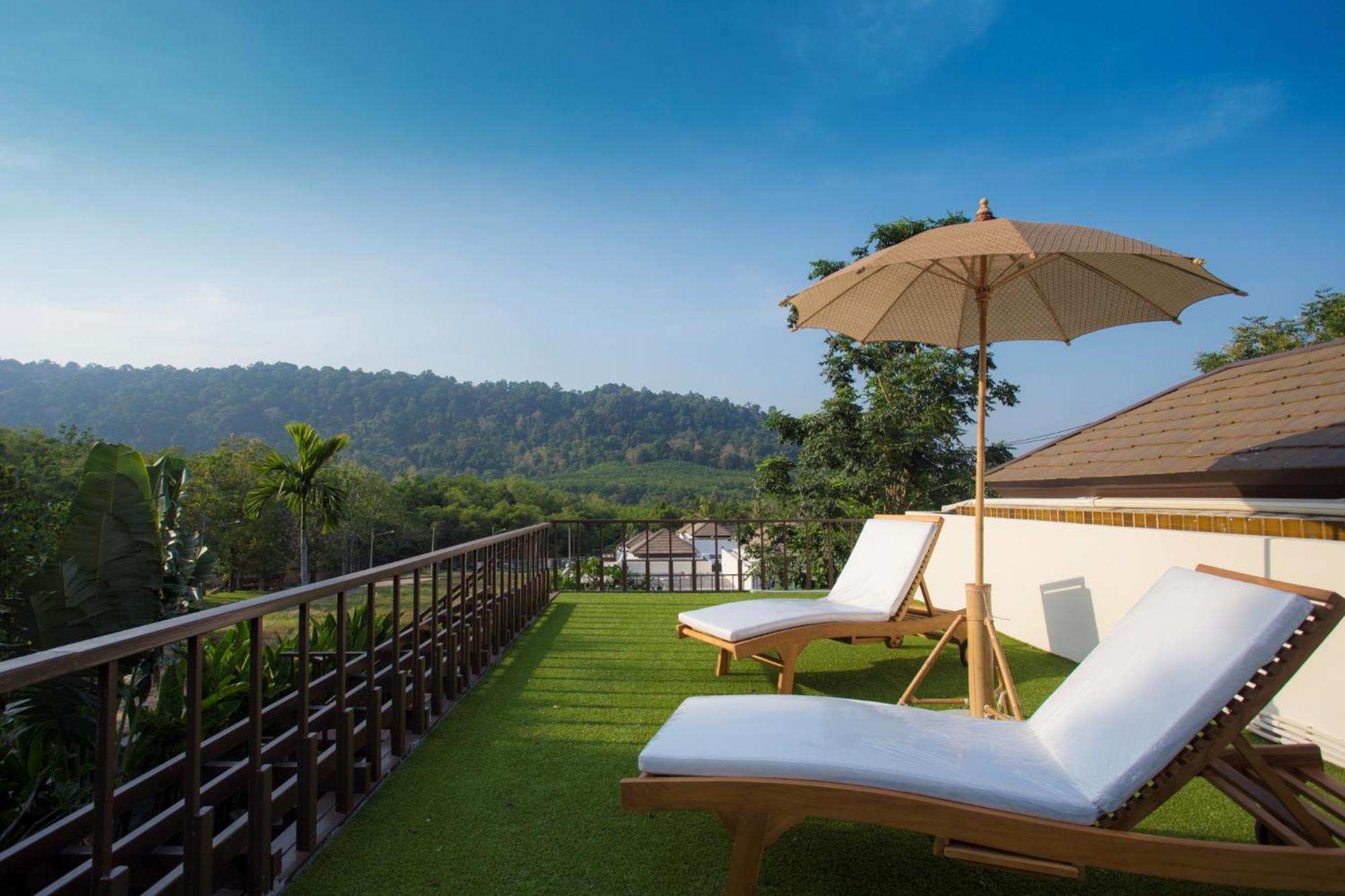 Ozone Villa Phuket Pa Khlok Exterior foto